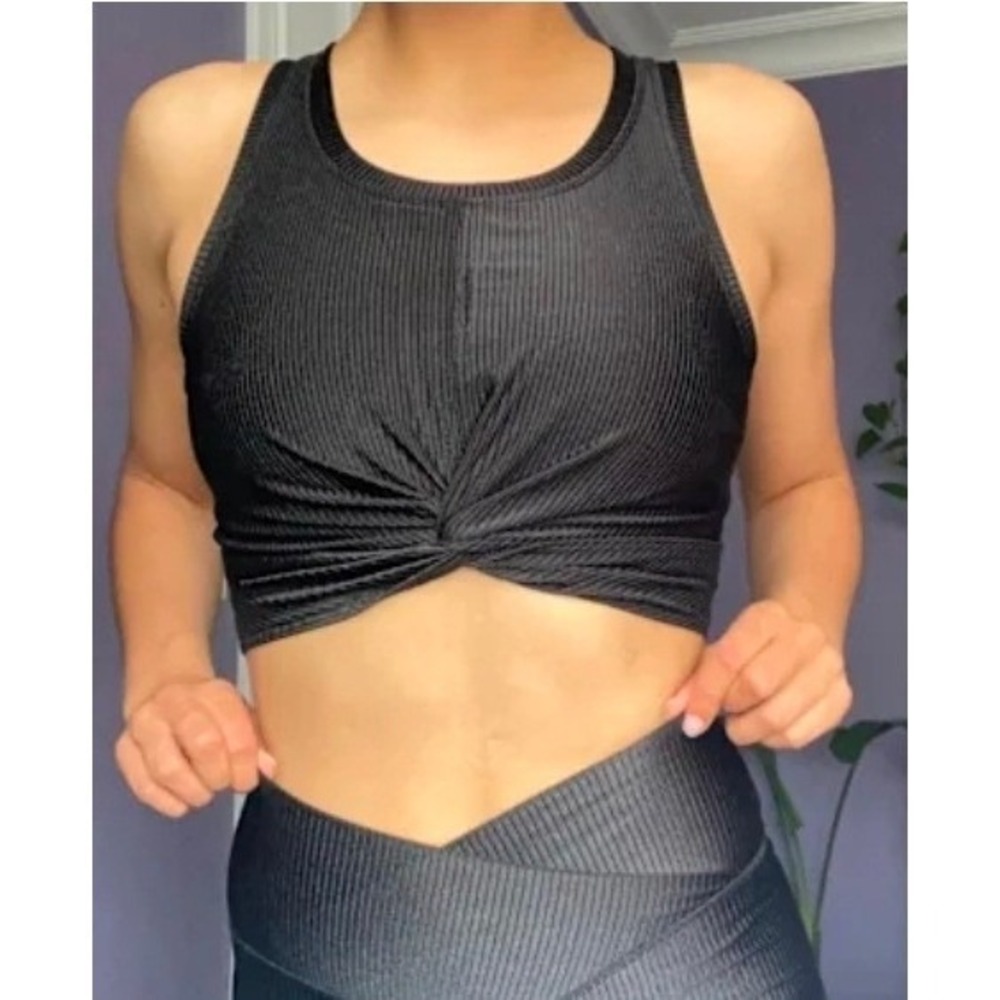 Aerie OFFLINE SIPCH Ribbed Twist Front Sports Bra Black Medium Support‎ crop top